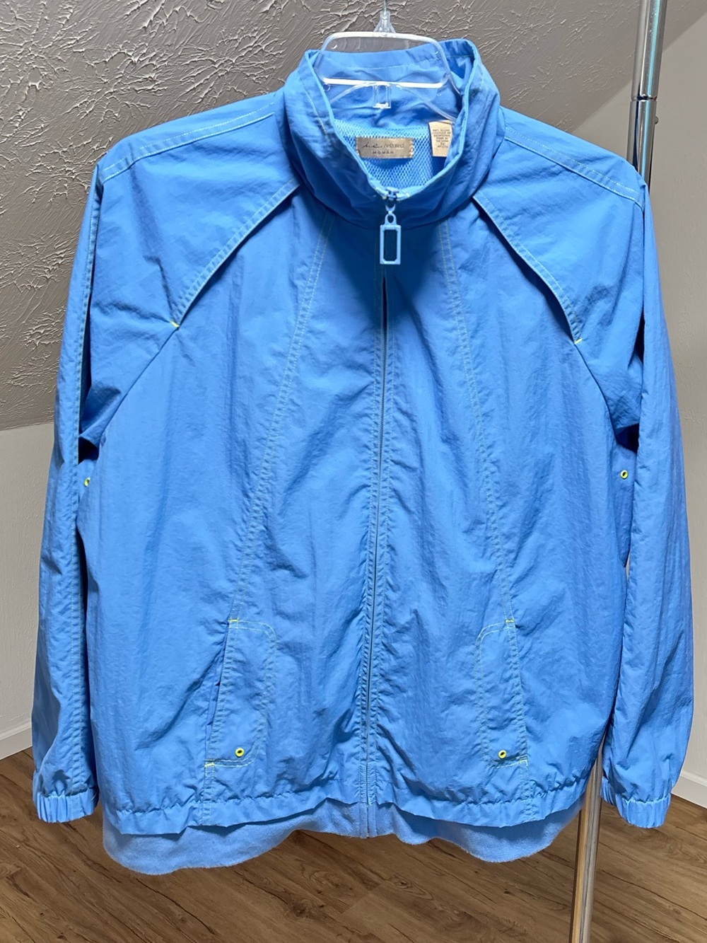 i.e. relaxed nylon windbreaker, full zipper. Size 2X. sporty blokecore y2k